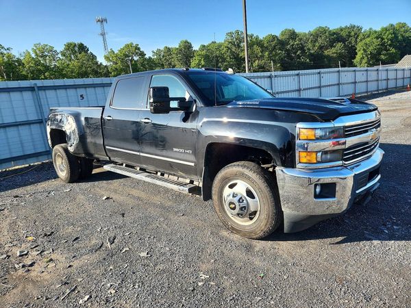 2017 CHEVROLET SILVERADO LTZ — Passenger 3/4