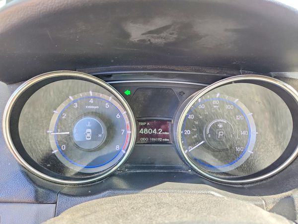 2012 HYUNDAI SONATA Middle level