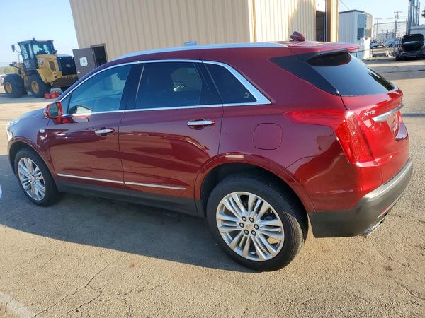 2017 CADILLAC XT5