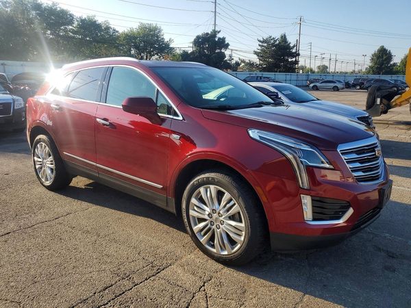 2017 CADILLAC XT5
