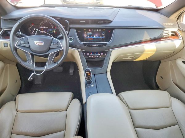 2017 CADILLAC XT5