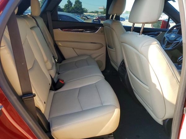 2017 CADILLAC XT5
