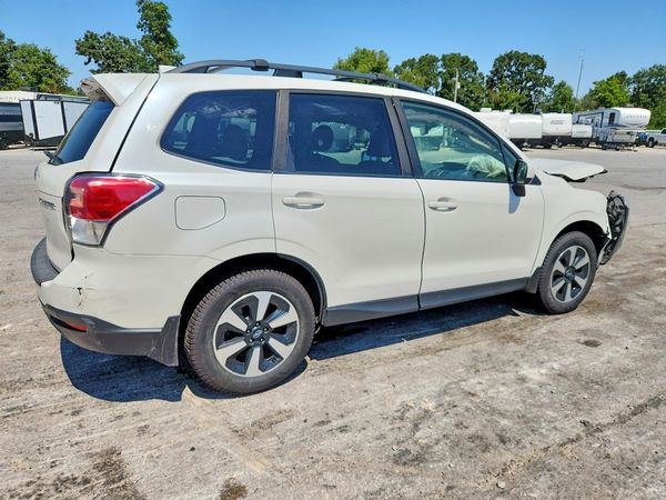 2018 SUBARU FORESTER Premium+ES