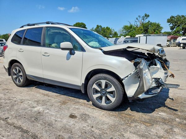 2018 SUBARU FORESTER Premium+ES