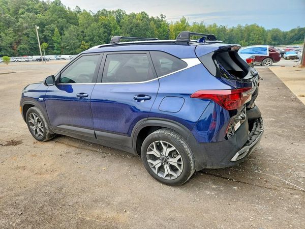 2022 KIA SELTOS EX