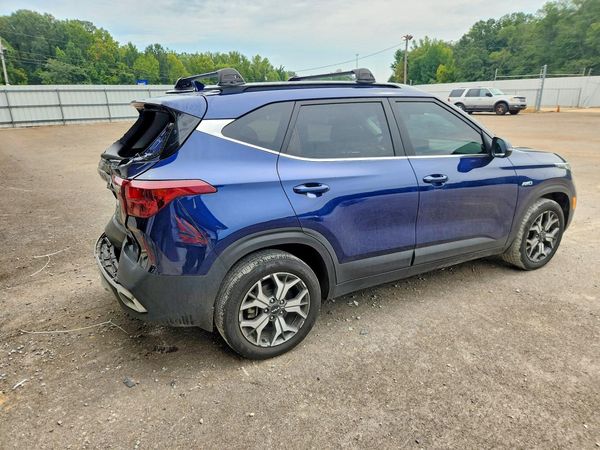 2022 KIA SELTOS EX