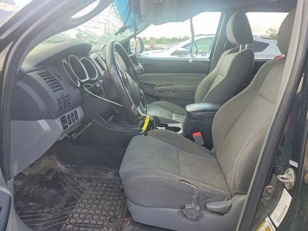 2015 TOYOTA TACOMA Delux Grade