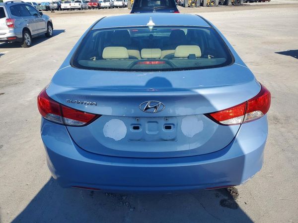2013 HYUNDAI ELANTRA