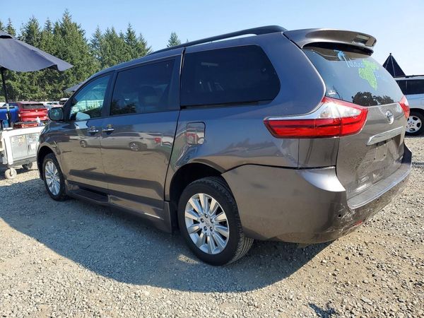 2016 TOYOTA SIENNA