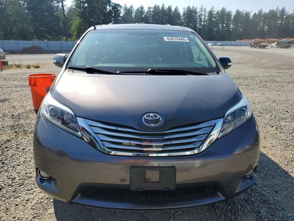 2016 TOYOTA SIENNA