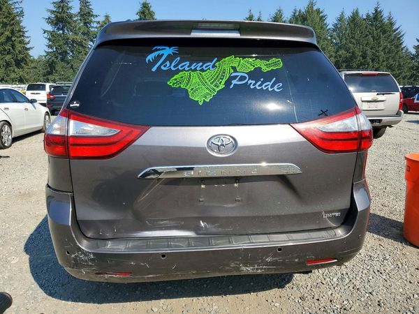2016 TOYOTA SIENNA