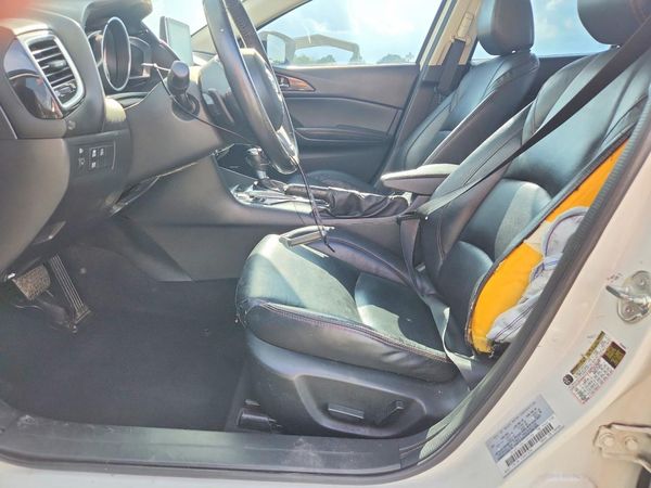 2014 MAZDA 3