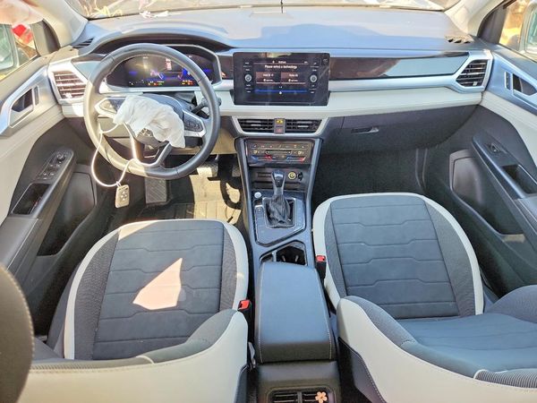 2025 VOLKSWAGEN TAOS