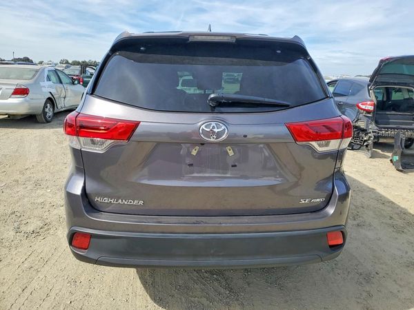 2018 TOYOTA HIGHLANDER SE/XLE