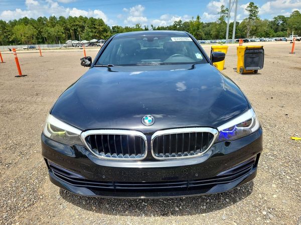 2019 BMW 530E