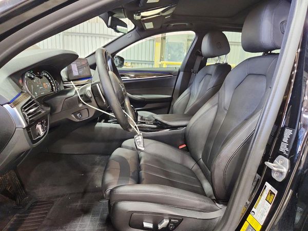 2019 BMW 530E
