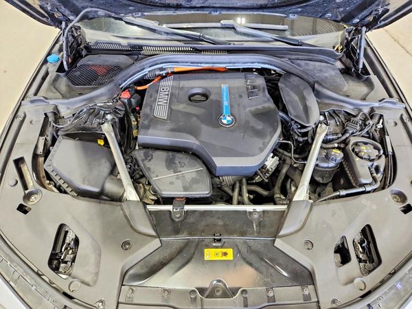 2019 BMW 530E