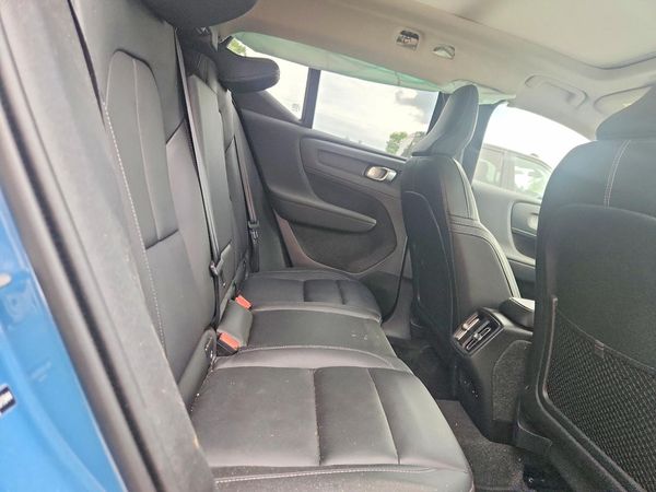 2025 VOLVO XC40 Plus Bright