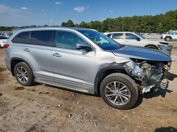 2018 TOYOTA HIGHLANDER