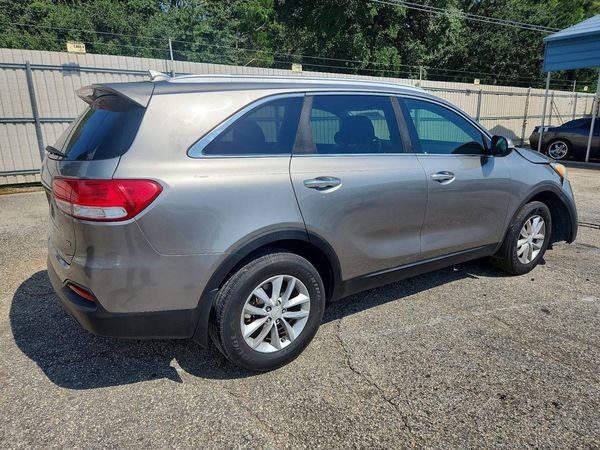 2016 KIA SORENTO L / LX