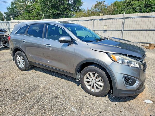 2016 KIA SORENTO L / LX