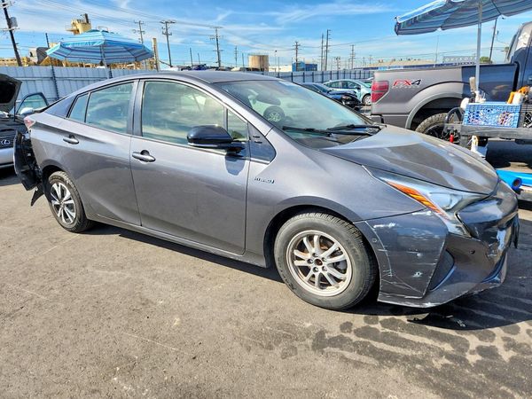 2017 TOYOTA PRIUS