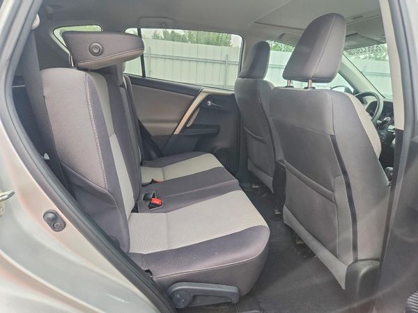 2015 TOYOTA RAV4 XLE (M Grade)