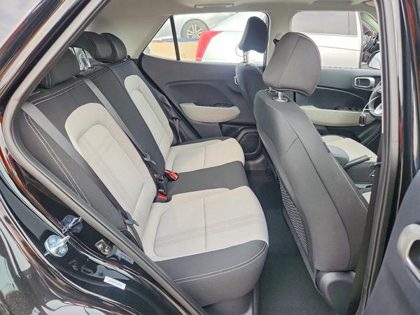 2026 HYUNDAI VENUE SEL, SEL w/ 2-Tone Roof