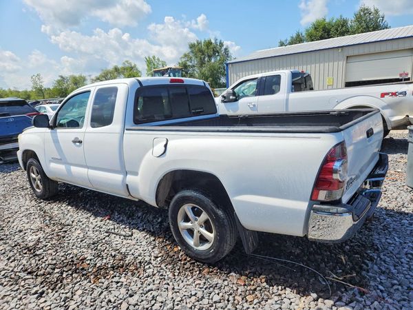 2014 TOYOTA TACOMA Delux Grade