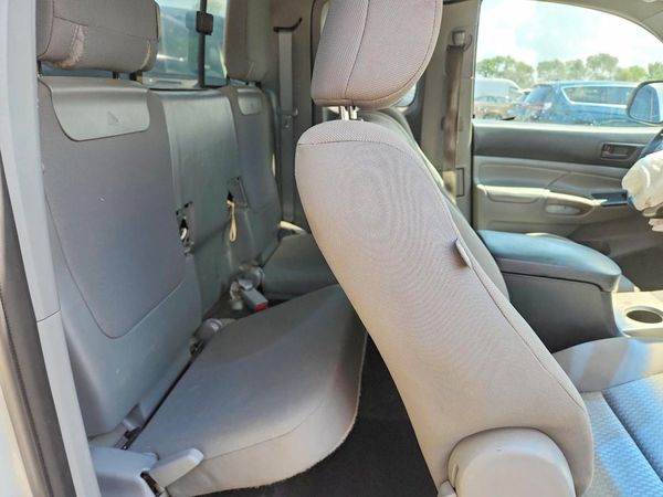 2014 TOYOTA TACOMA Delux Grade