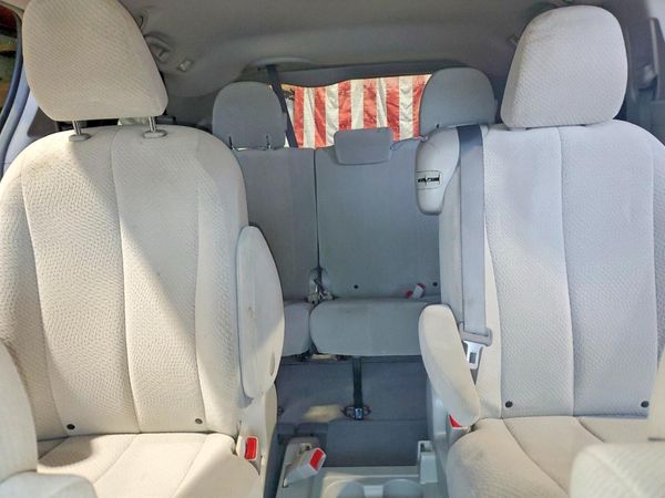 2013 TOYOTA SIENNA