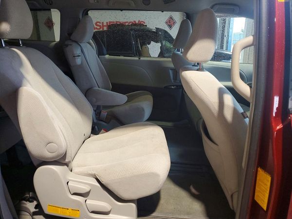 2013 TOYOTA SIENNA