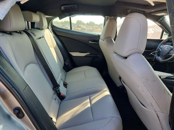 2022 LEXUS UX 200 Premium