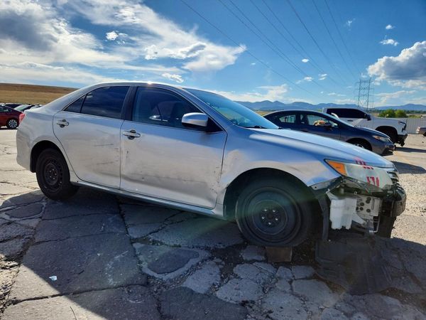 2014 TOYOTA CAMRY