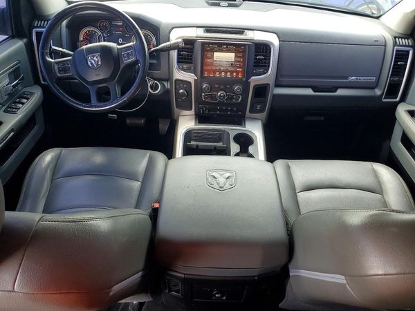 2016 RAM 3500 SLT CREW CAB 4X4