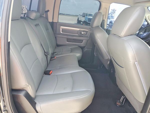 2016 RAM 3500 SLT CREW CAB 4X4