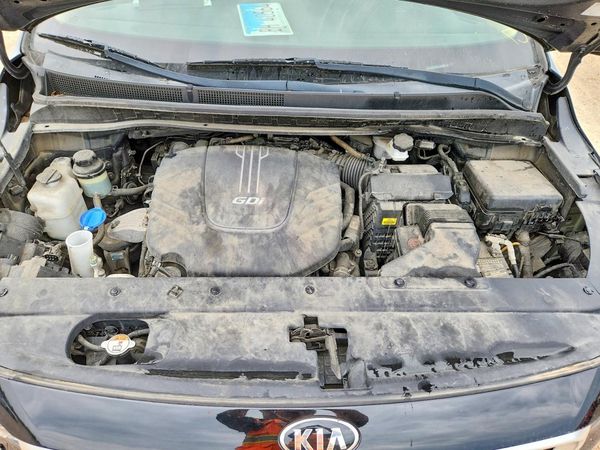 2017 KIA SEDONA LX