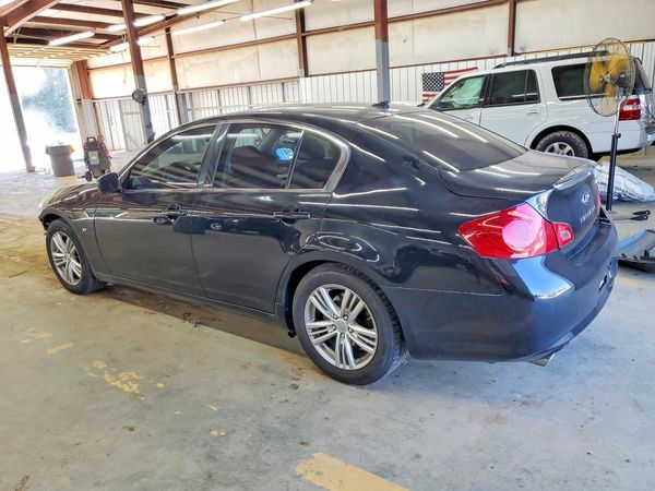 2015 INFINITI Q40