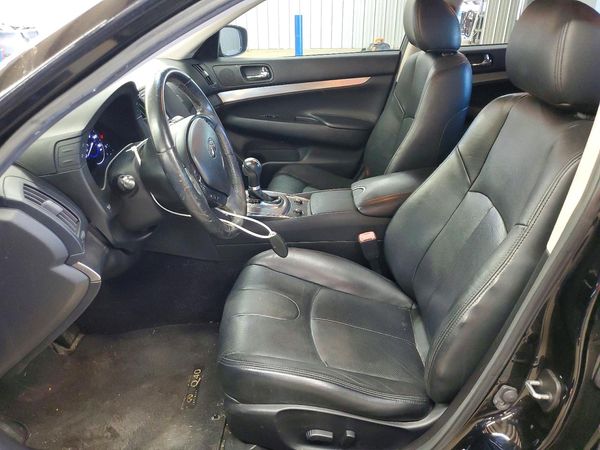 2015 INFINITI Q40