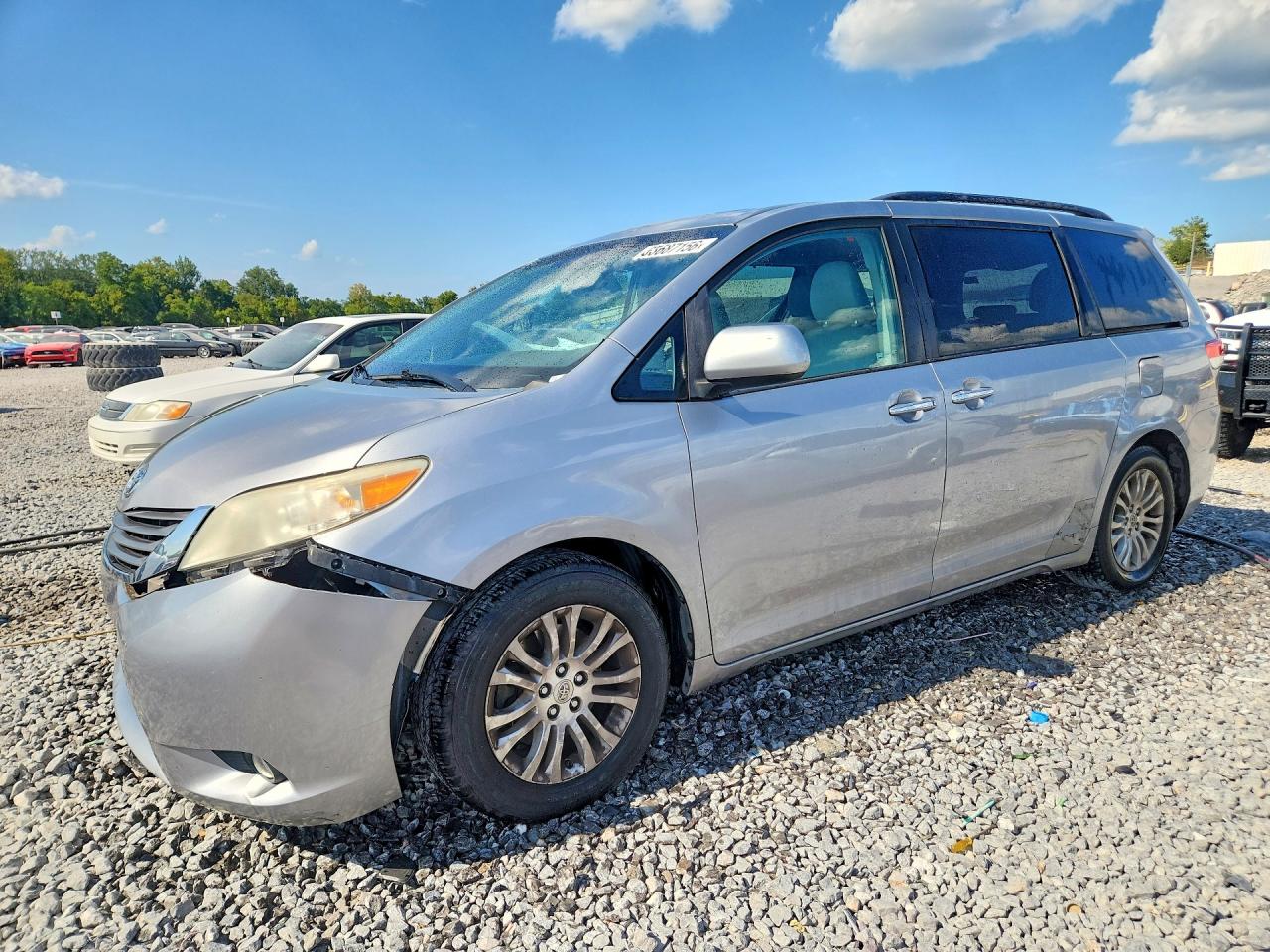 2012 TOYOTA SIENNA