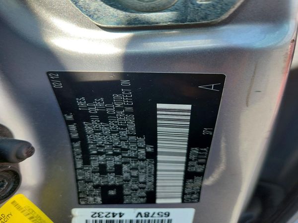 2012 TOYOTA SIENNA