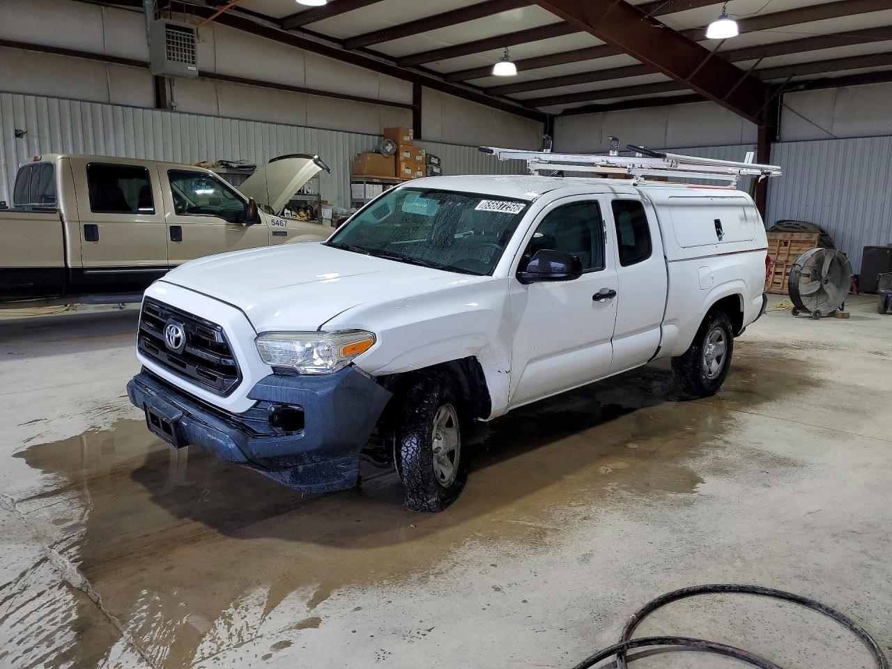 2017 TOYOTA TACOMA SR/SR5