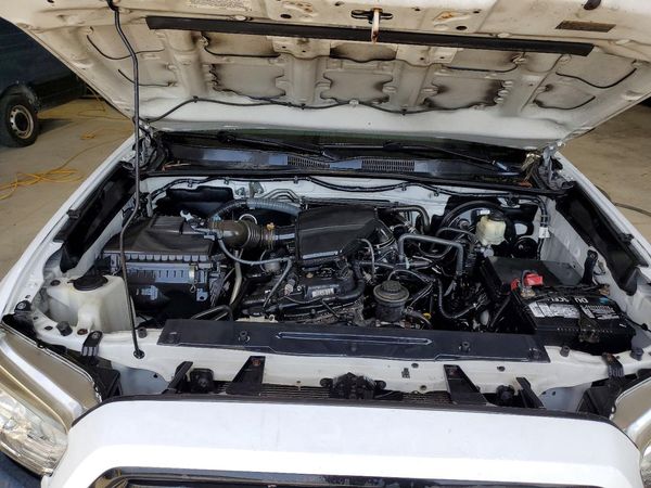 2017 TOYOTA TACOMA SR/SR5