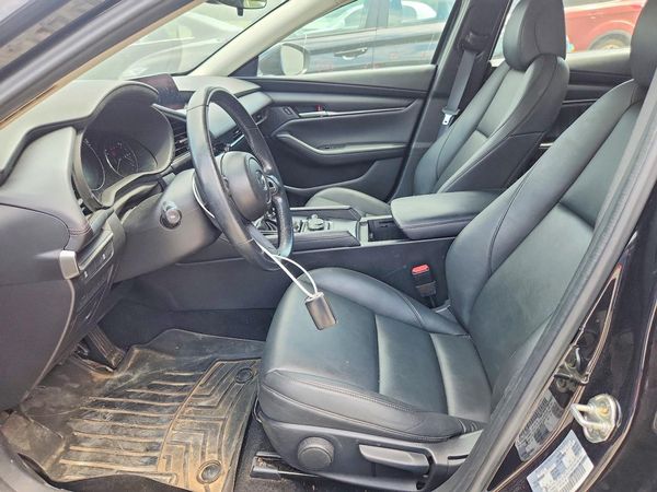 2022 MAZDA 3 Select Package