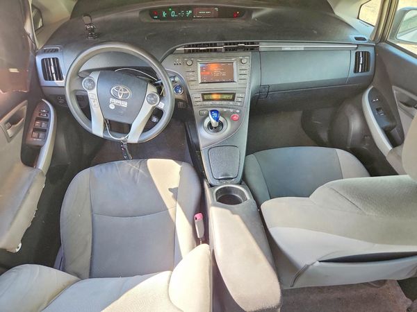 2013 TOYOTA PRIUS