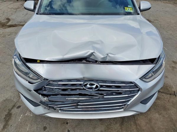 2019 HYUNDAI ACCENT SE and SEL