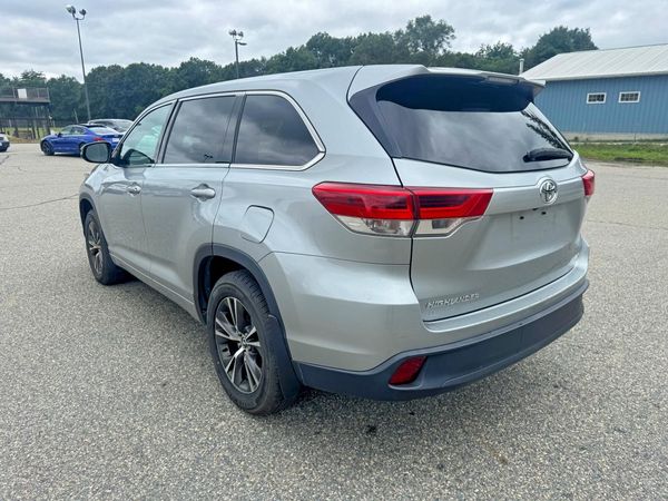 2018 TOYOTA HIGHLANDER LE/LE Plus