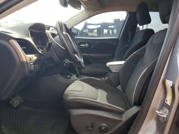 2015 JEEP CHEROKEE LATITUDE 4X4