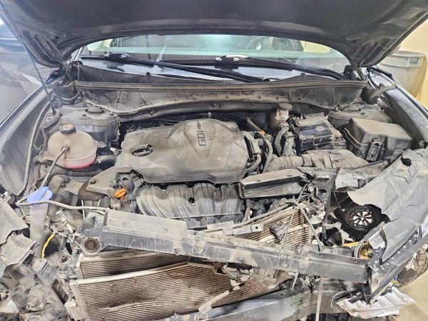 2022 HYUNDAI TUCSON SEL Convenience Pkg — Engine bay