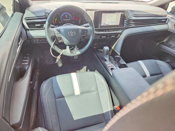 2025 TOYOTA CAMRY